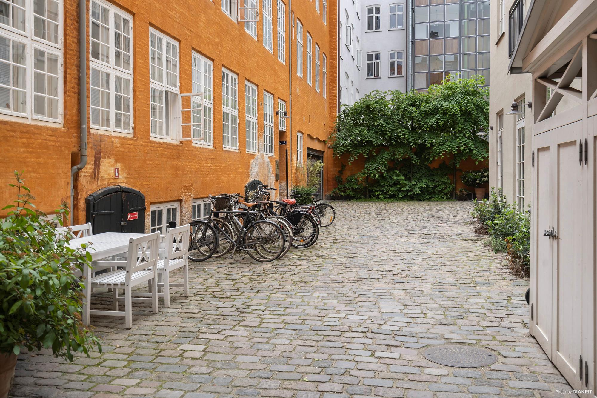 Nyhavn 12D, 1. th., København K - Ejendommen
