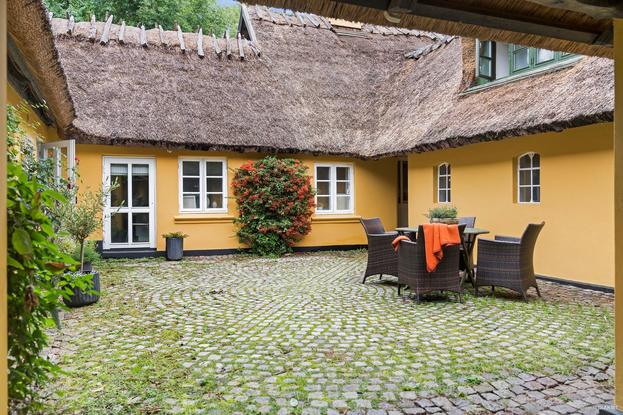 Enstensvej 22, Vejby - Ejendommen