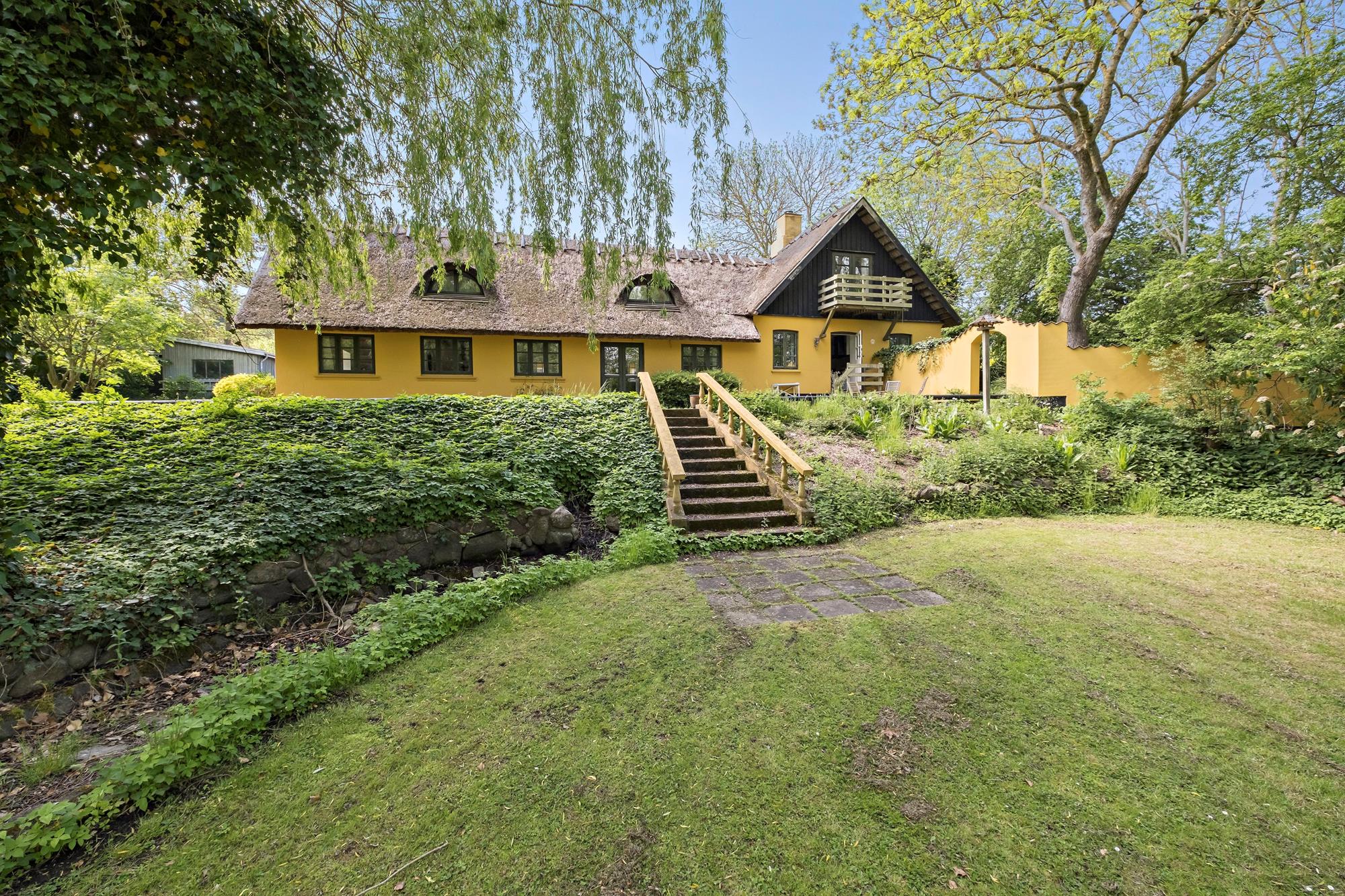 Enstensvej 22, Vejby - Ejendommen